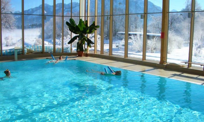 Schwimmbad im Winter im Hotel Sommer